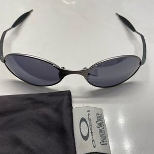 Vintage Oakley e wire